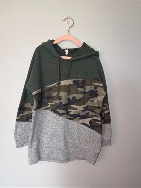 Camo Colorblock Hooded Pullover - Green, Camouflage, Gray Youth M